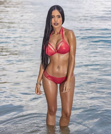 rousse tatouée onlyfans sympa pornographique archive