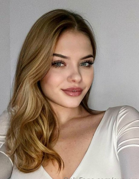 eva xx modèle sexy images