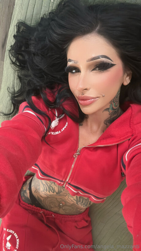 Angela Mazzanti actrice érotique photos