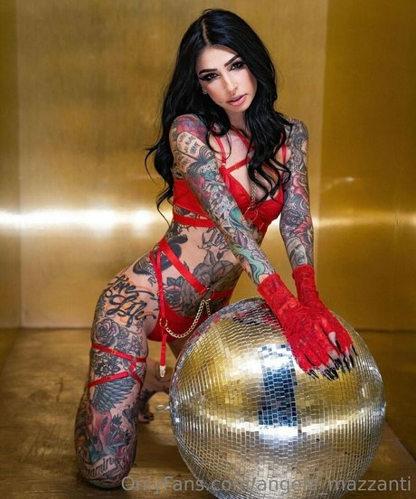 Angela Mazzanti star du sexe archive
