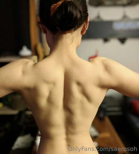 Saerosoh modèle artistique photos