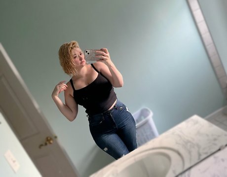 Kali Kitten art modèle galerie