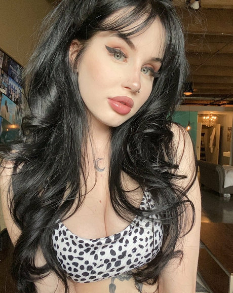 Violetbabyx star du porno adulte archive