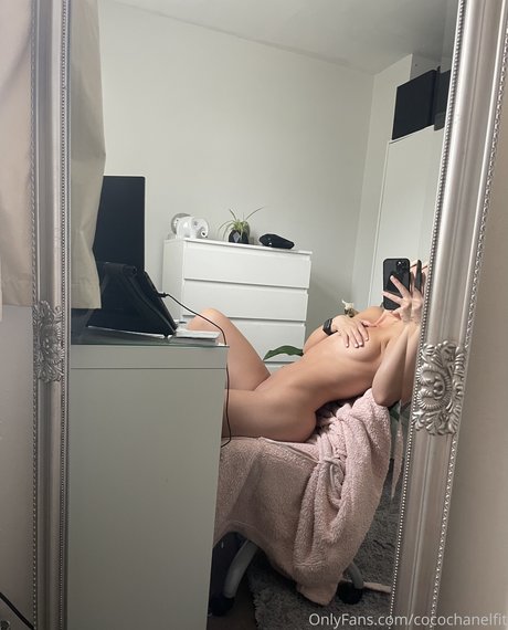 Little CoCo xxx star du porno photos