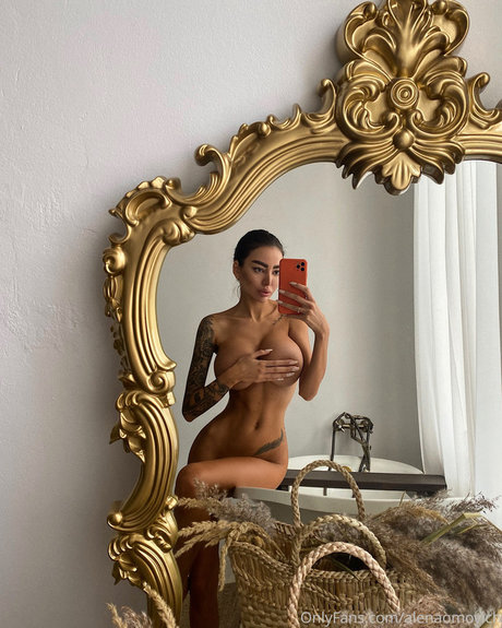 Alena Omovych actrice nue collection