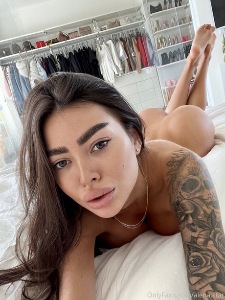 Alena Omovych star du porno érotique archive