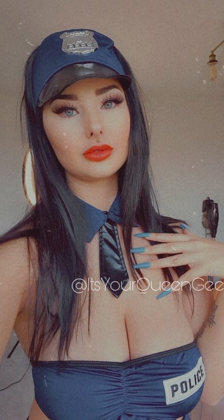 Not in Use Queenie modèles nus collection