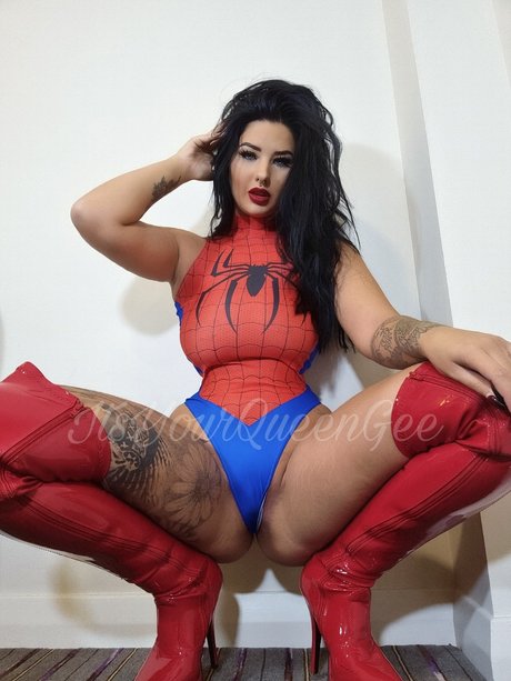 Not in Use Queenie modèle de sexe archive