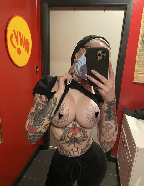 chatte chauve onlyfans jolis nus img