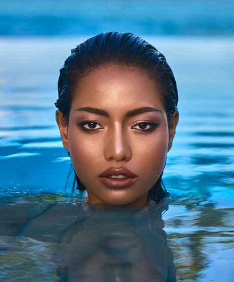 Chloe Saat actrice porno des photos