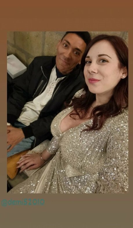 doigté ébène onlyfans belle chaude image