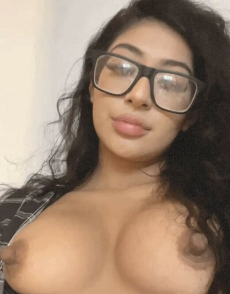 Binky Beaz haut modèle photos