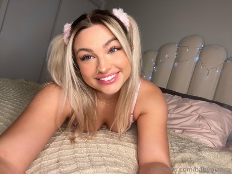 Bianca Thick Thighs étoile chaude photo