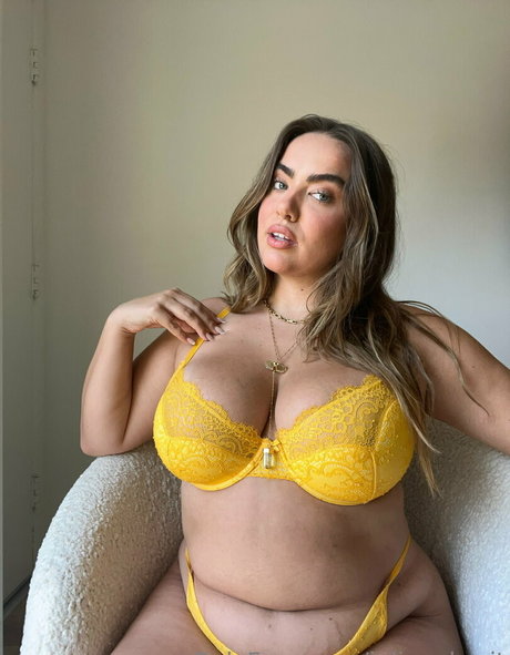 Julia Berit star du porno érotique images