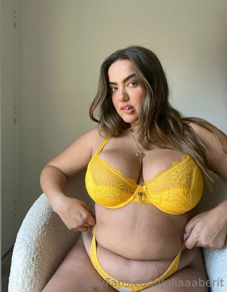 Julia Berit modèles nus galeries