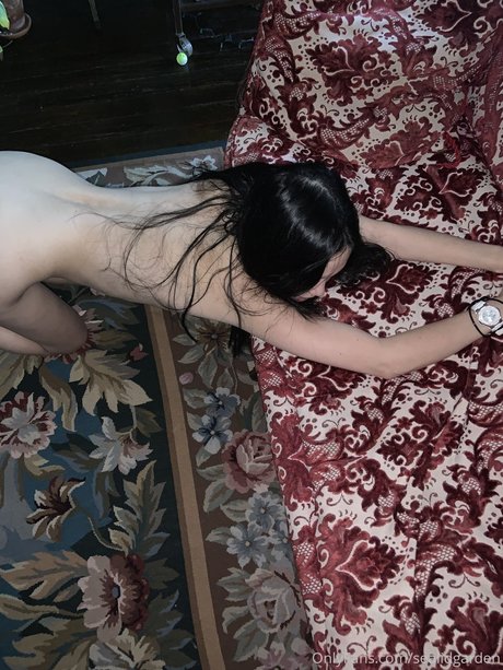 reine de pique onlyfans belle sexy image