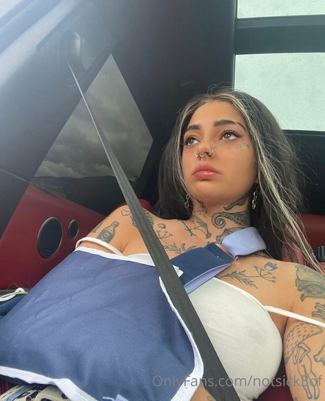 chatte dégoulinante et humide onlyfans top magnifique des photos