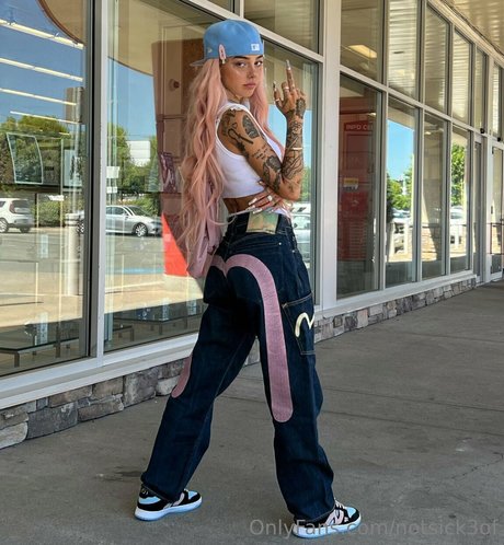 Notsick3_ beau modèle des photos