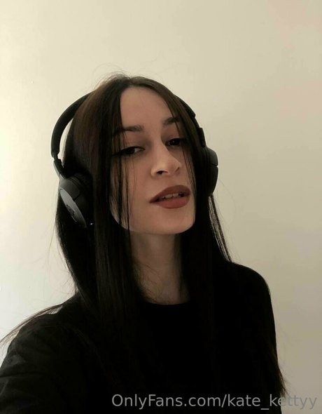 épouse cocue onlyfans très chaud image