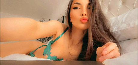 Peaboo modèle pornographique image