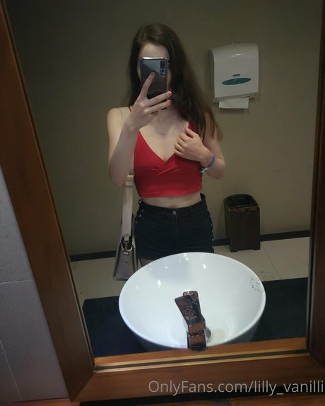 Lilly Vanilli étoile nue photos