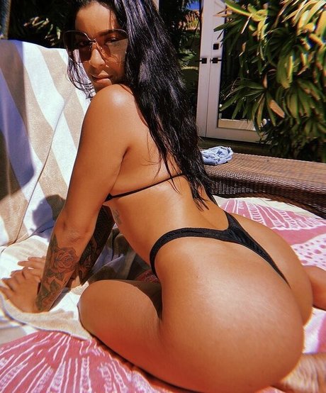 Mia Martinez actrice galerie