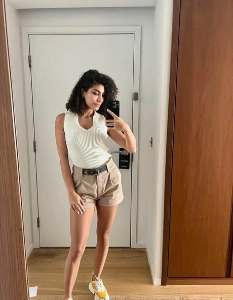 hippies uniquementfans nu libre images