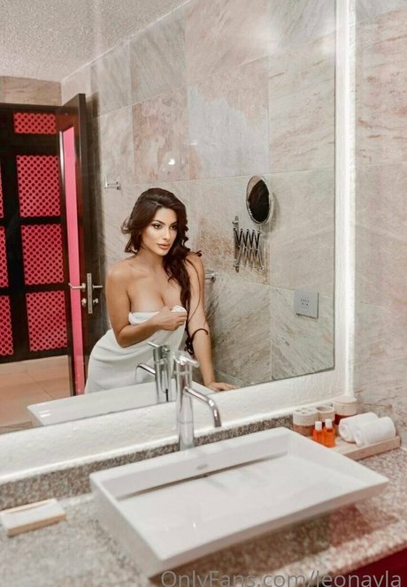 leonayla actrice xxx collection