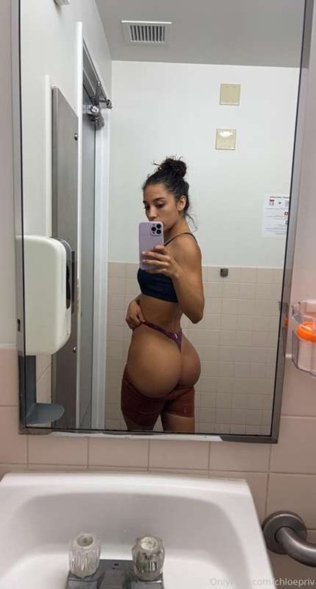 Chloepriv modèle porno galerie