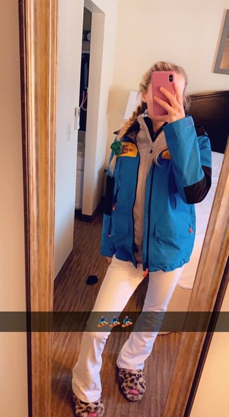 Laroseee modèle gratuit des photos