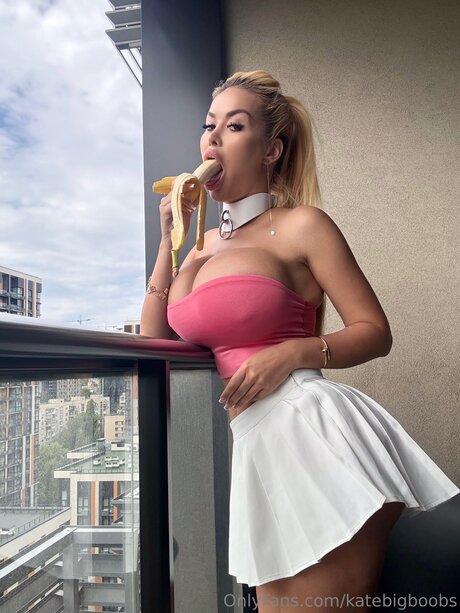 katebigboobs actrice nue photos