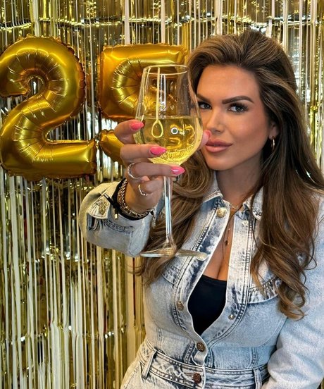 Nana Van Veghel star du porno sympa photos