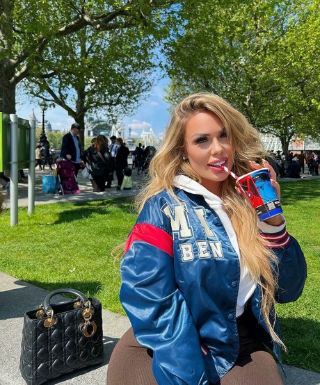 Lisa Amber nus star du porno images