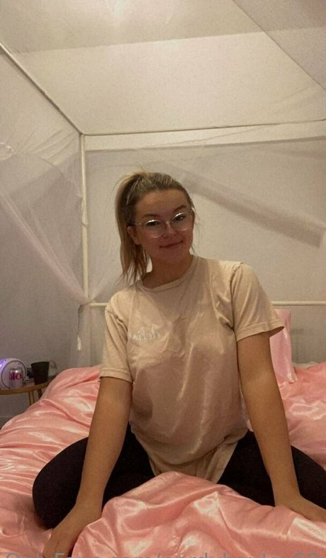 creampie blonde uniquementfans belle gratuite img