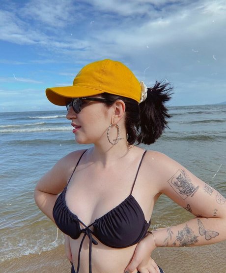 Bella Sant ASMR jolie actrice img