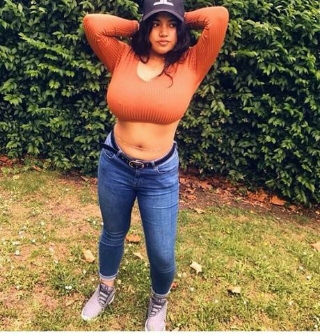 Boa Hancock nus étoiles des photos