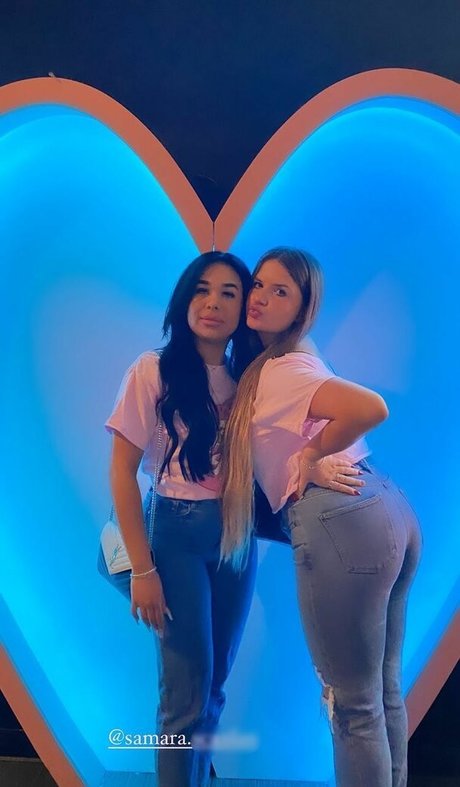 Elizabeth M star du porno érotique img