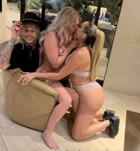 kweezy100 modèle érotique des photos