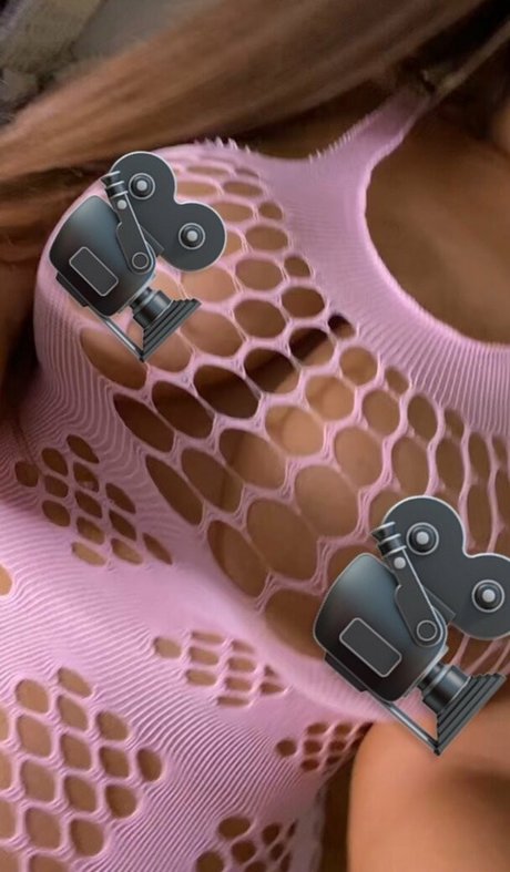 arabella diaz mannequin image