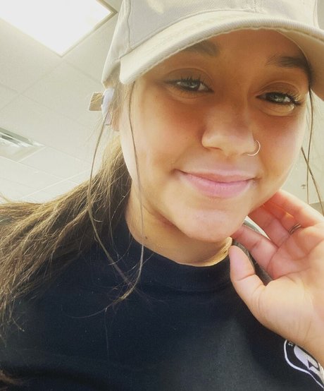 milf aux cheveux noirs onlyfans chaud gratuit img