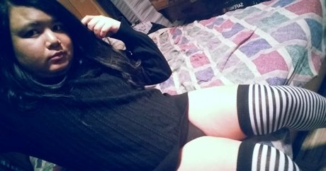 sleepyemile actrice sexy img