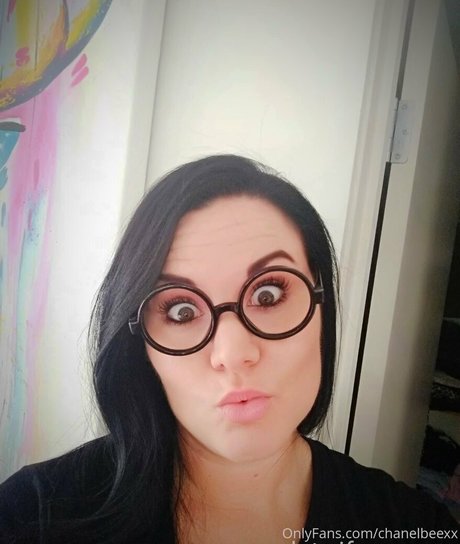 chanelbeexx actrice sexy images