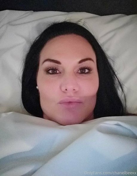 chanelbeexx art modèle photos
