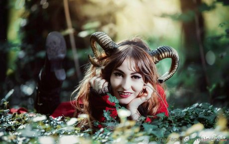 realneko tv art modèle img