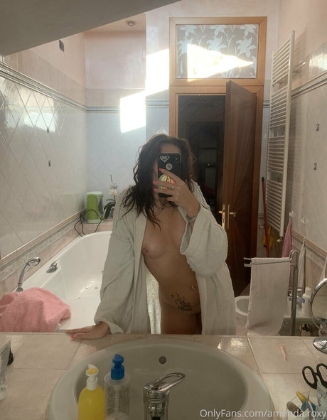 lararoxyrox modèle de sexe image