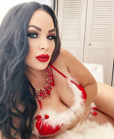 love misssarah basic actrice érotique collection