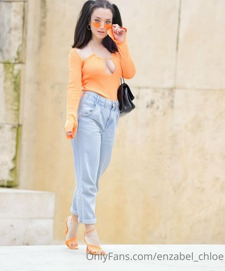 enzabel chloe star du porno nue collection