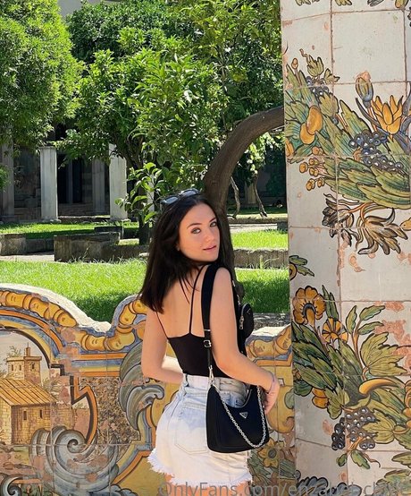 enzabel chloe actrice érotique galeries