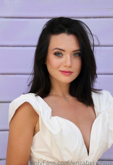 enzabel chloe actrice pornographique photo