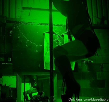 blazediablo étoile xxx des photos